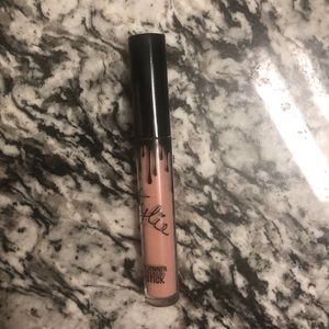 Kylie Cosmetics Liquid Lipstick in Libra